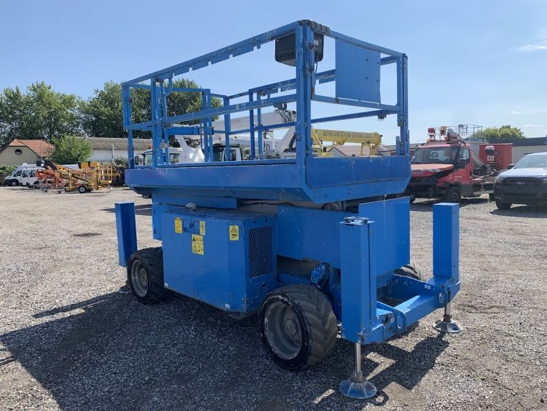GENIE GS-2669 RT - 10 m, 4x4, diesel GENIE GS-2669 RT - 10 m, 4x4, diesel